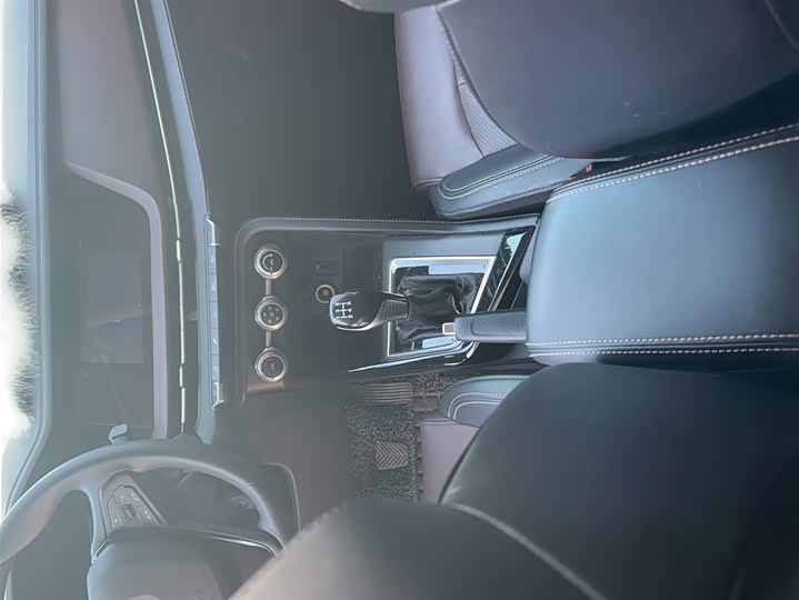 Changan CS15 2019 1.5 L MT VI — фото 14