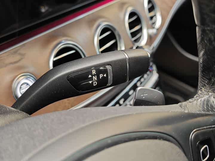 Mercedes-Benz E-Class 2016 E 300 L — фото 15
