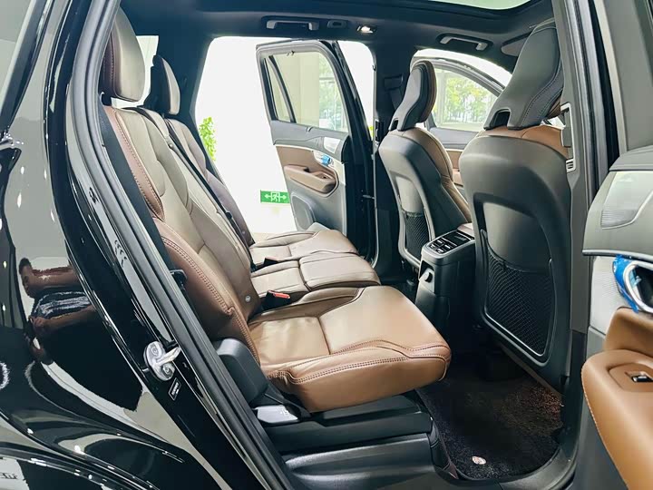 Volvo XC90 Hybrid 2024 T 8 7 — фото 18
