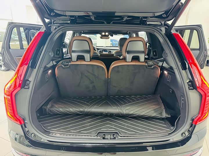 Volvo XC90 Hybrid 2024 T 8 7 — фото 17