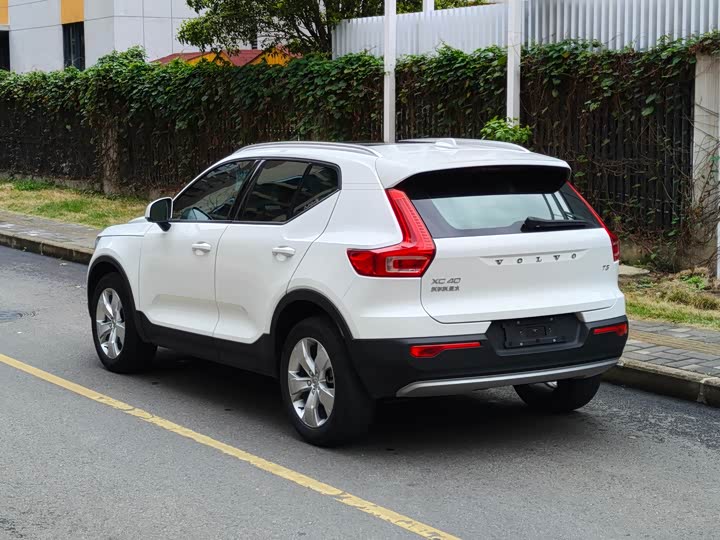 Volvo XC40 2021 T 3 — фото 7