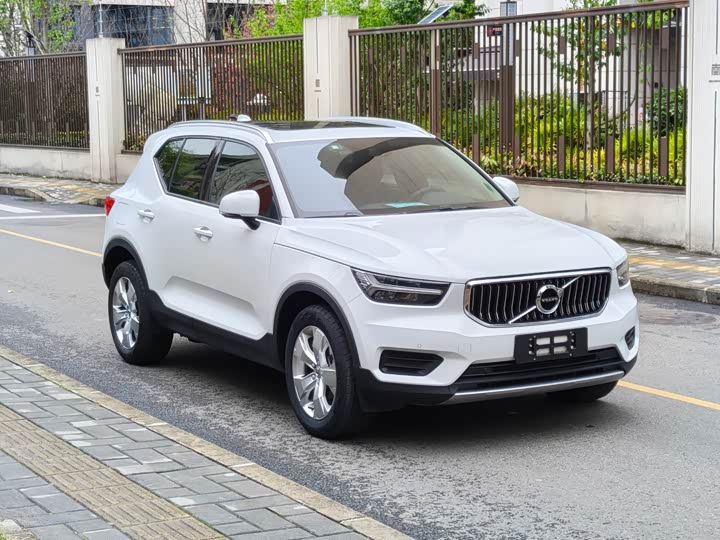 Volvo XC40 2021 T 3 — фото 3