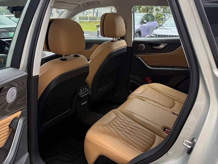 Hongqi HS5 2023 2.0 T 4 WD Pro — фото 6