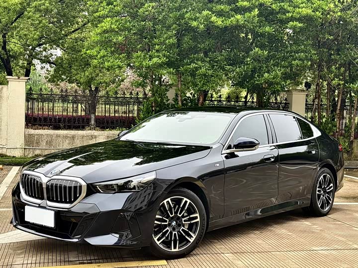 BMW 5-Series 2024 525 Li M