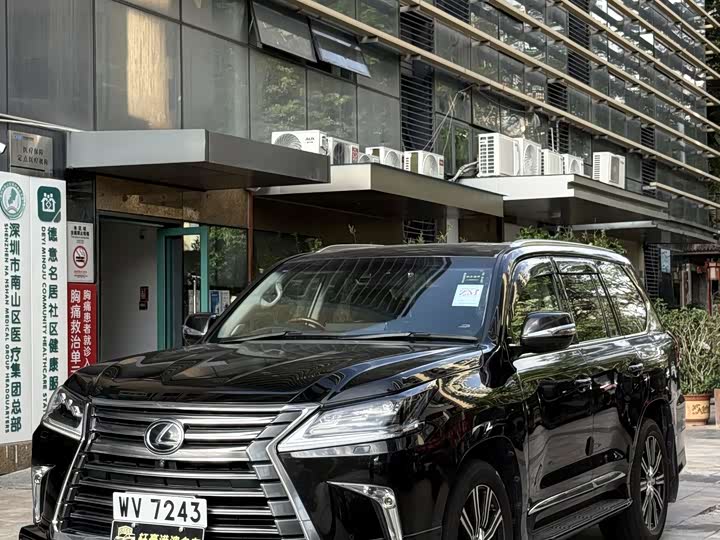 Lexus LX 2017 570 — фото 2