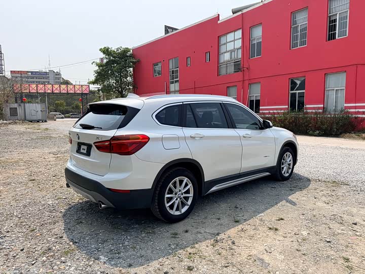 BMW X1 2016 x Drive 20 Li Luxury — фото 7