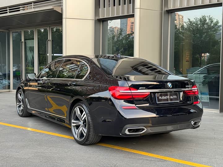 BMW 7-Series 2018 750 Li x Drive M — фото 4