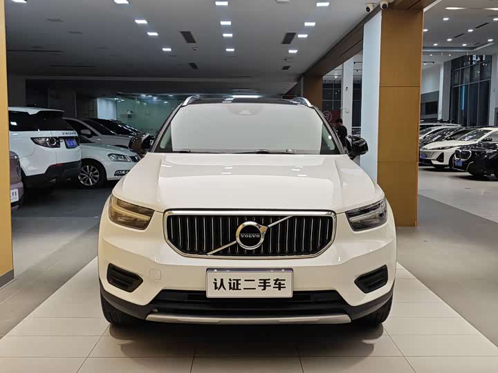 Volvo XC40 2020 T 3 — фото 4