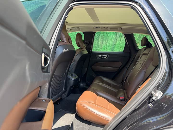 Volvo XC60 2019 T 5 4 WD VI — фото 6