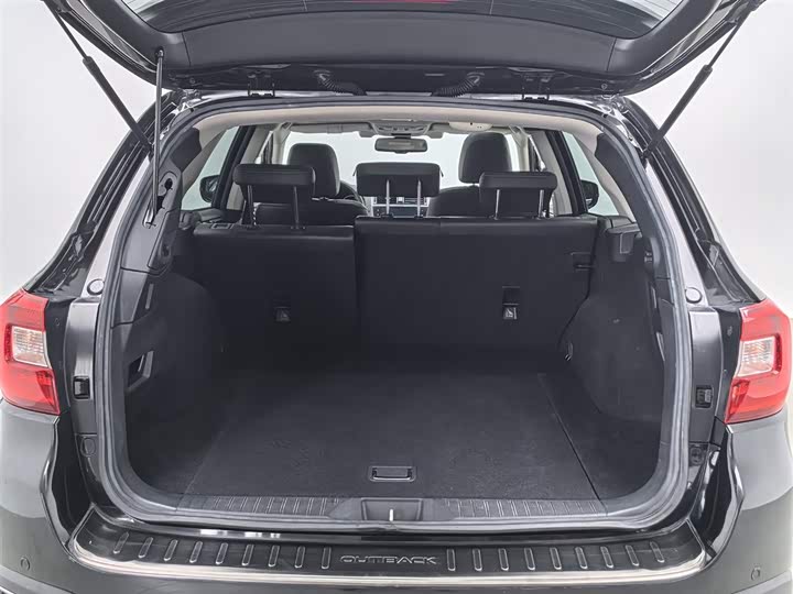 Subaru Outback — фото 16
