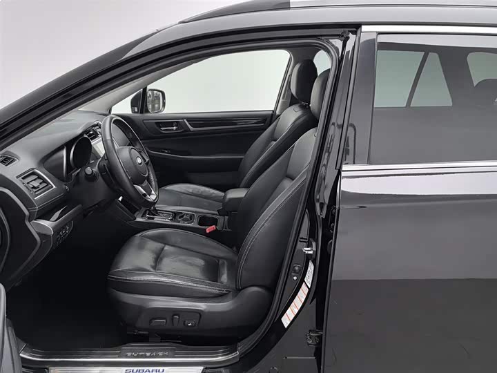 Subaru Outback — фото 10