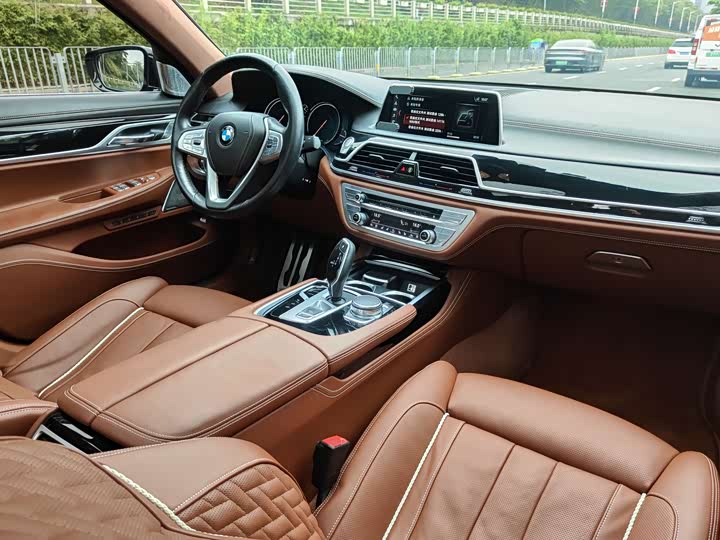 BMW 7-Series 2018 750 Li x Drive M — фото 19