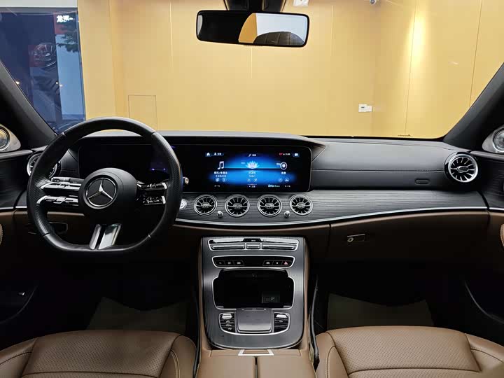 Mercedes-Benz E-Class 2023 E 300 L — фото 20