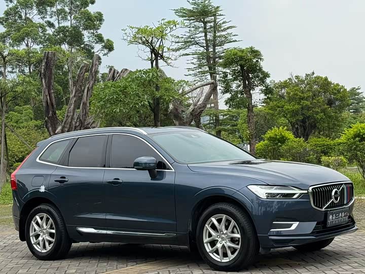 Volvo XC60 2021 T 5 4 WD — фото 3