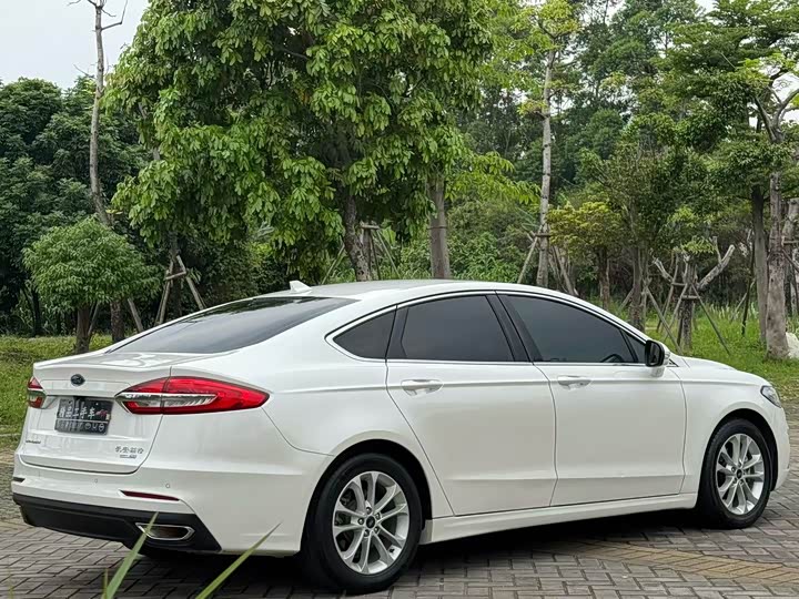 Ford Mondeo — фото 5