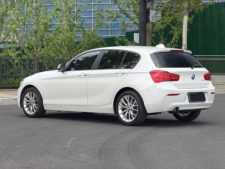 BMW 1-Series 2015 120i Leading — фото 4