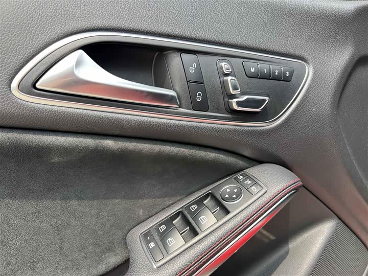 Mercedes-Benz CLA — фото 28