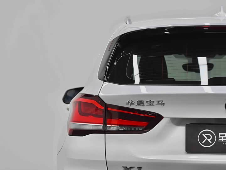 BMW X1 2022 x Drive 25 Li — фото 3