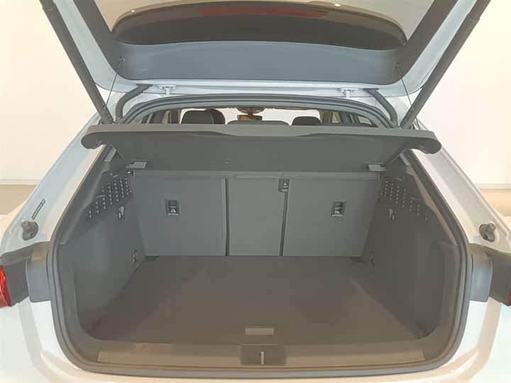 Audi A3 2024 Sportback 35 TFSI Sport — фото 9