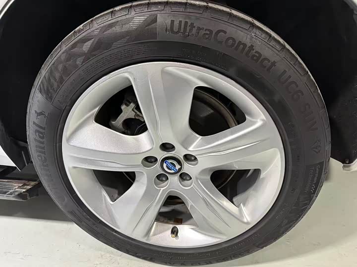 Volvo XC60 Hybrid 2021 T 8 E Hybrid — фото 9