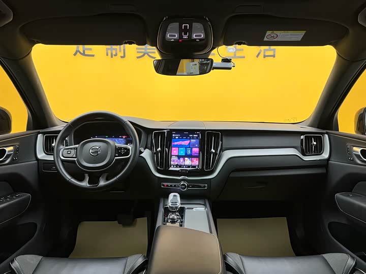 Volvo XC60 2023 B 5 4 WD — фото 14