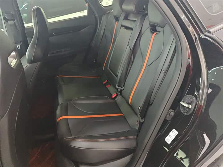 Changan UNI-V 2024 1.5 T Premium — фото 14
