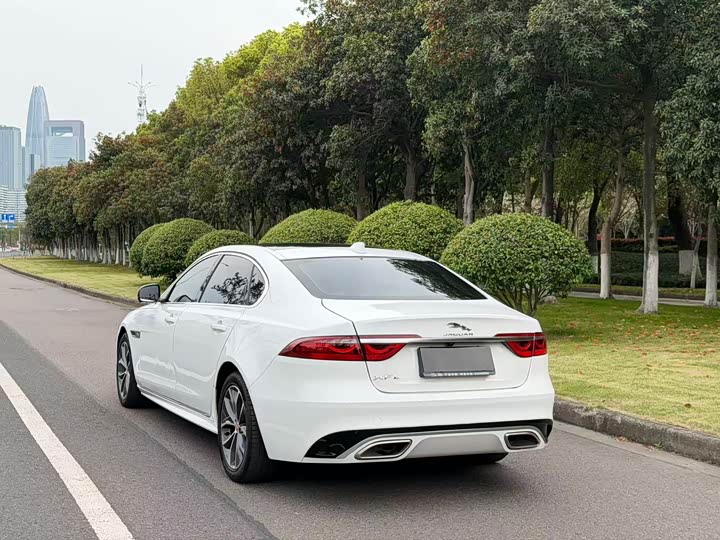 Jaguar XFL 2023 XFL 2.0 T P 250 2 WD — фото 10