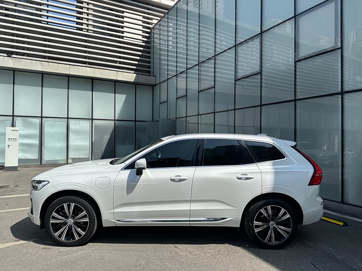 Volvo XC60 Hybrid 2022 T 8 PHEV 4 WD — фото 5