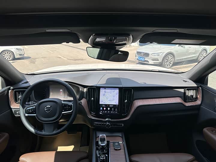 Volvo XC60 Hybrid 2022 T 8 PHEV 4 WD — фото 10