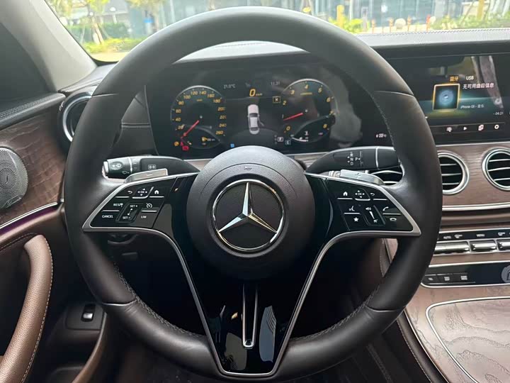 Mercedes-Benz E-Class 2022 E 300 L Luxury — фото 7
