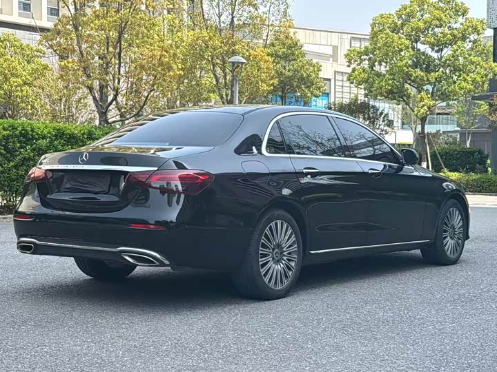 Mercedes-Benz E-Class 2022 E 300 L Luxury — фото 14