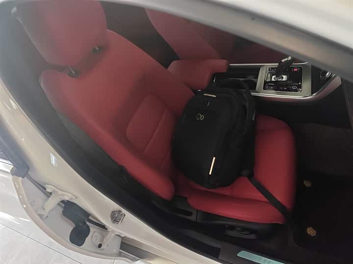 Jaguar XEL 2024 2.0 T 250 PS R-DYNAMIC S — фото 17