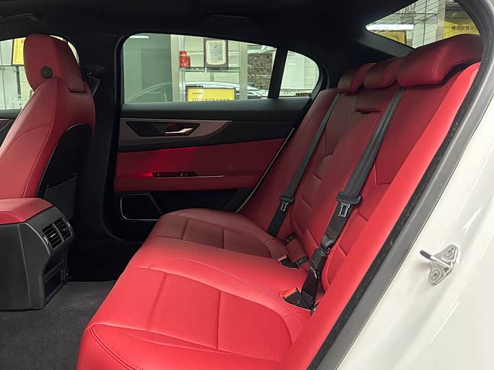 Jaguar XEL 2021 2.0 T 250 PS R-DYNAMIC S — фото 8