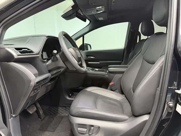 Toyota SIENNA 2024 2.5 LHybrid 4 WD — фото 5