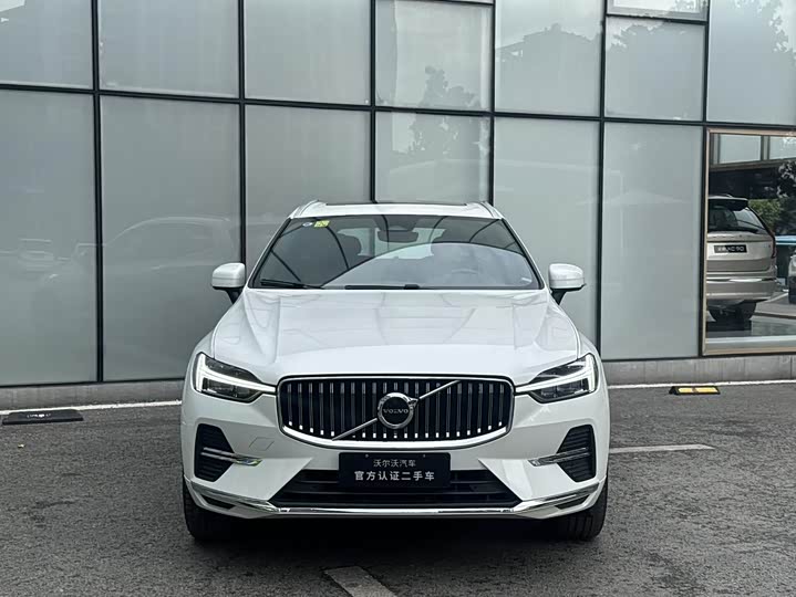 Volvo XC60 2024 B 5 4 WD — фото 2