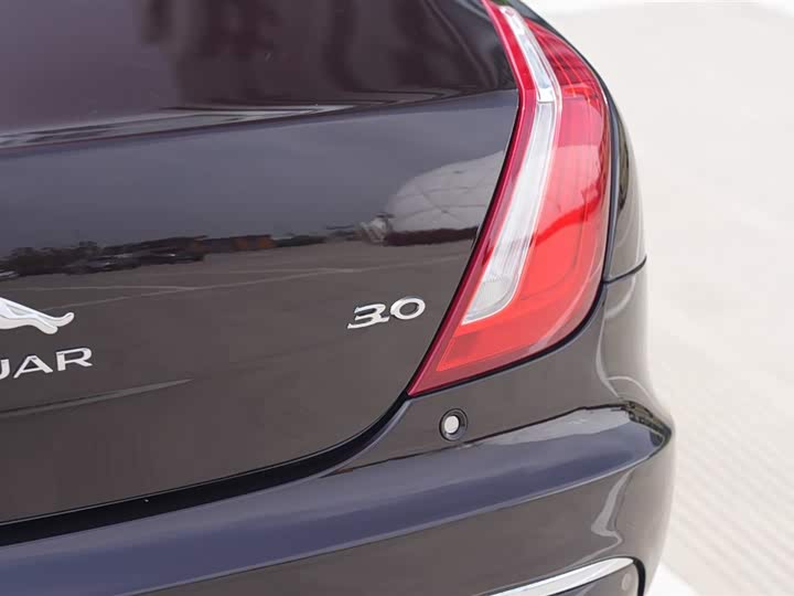 Jaguar XJ 2016 XJL 3.0 SC 2 WD — фото 24