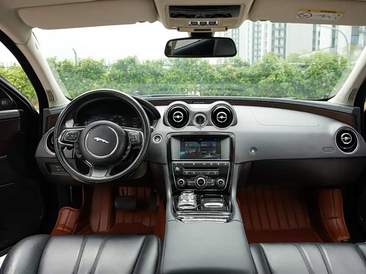 Jaguar XJ 2016 XJL 3.0 SC 2 WD — фото 9