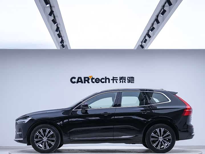 Volvo XC60 2022 B 5 4 WD — фото 2