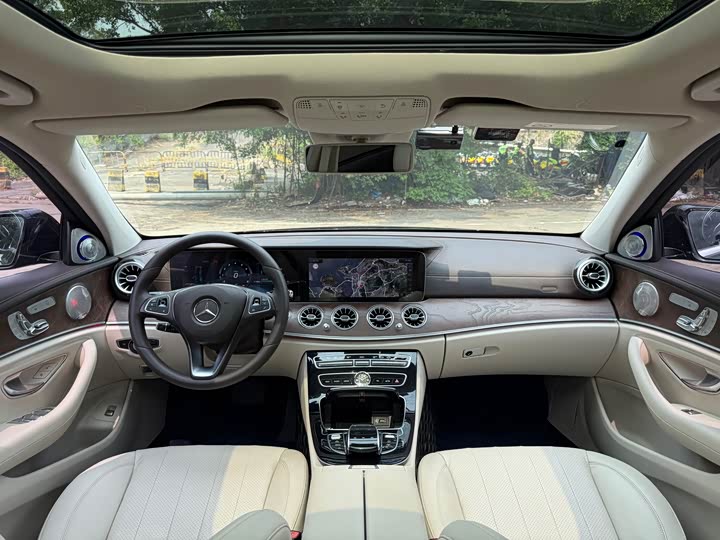 Mercedes-Benz E-Class 2018 E 300 L Luxury — фото 9