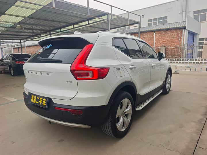 Volvo XC40 2020 T 3 — фото 7