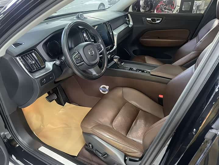 Volvo XC60 2020 T 5 4 WD — фото 5
