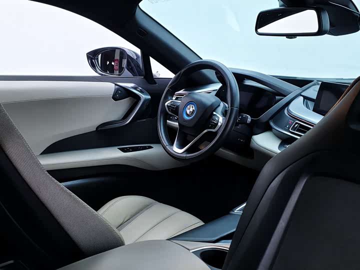 BMW i8 2014 Standard — фото 40