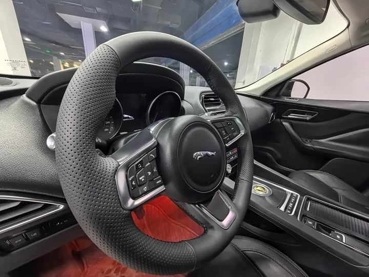 Jaguar F-PACE 2018 2.0 T 4 WDR-Sport — фото 10