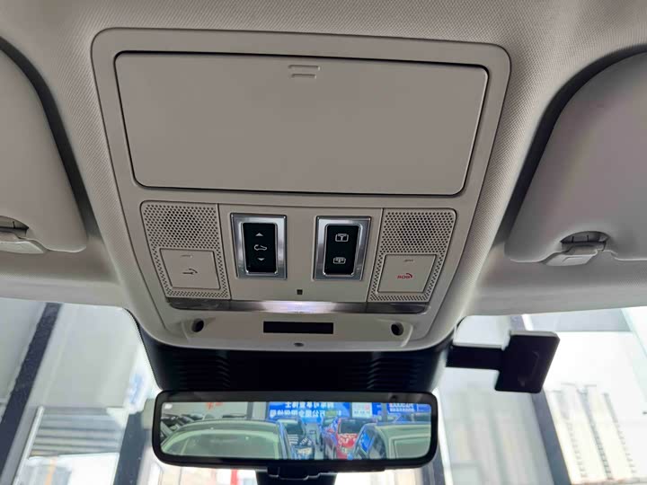 Land Rover Range Rover Evoque — фото 21