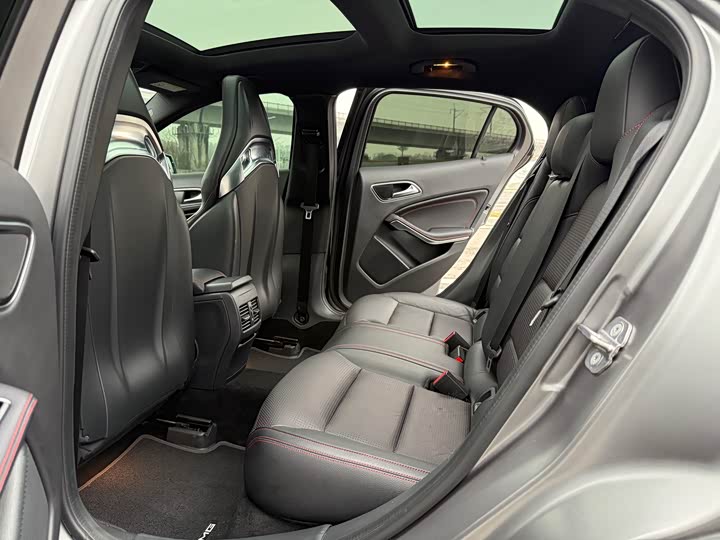 Mercedes-Benz GLA 2017 AMG GLA 45 4 MATIC — фото 11