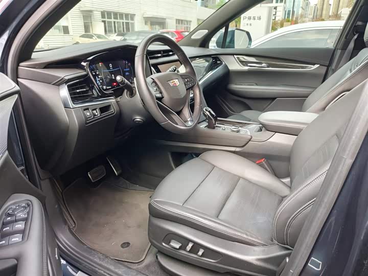 Cadillac XT6 2025 2.0 T 4 WD — фото 12
