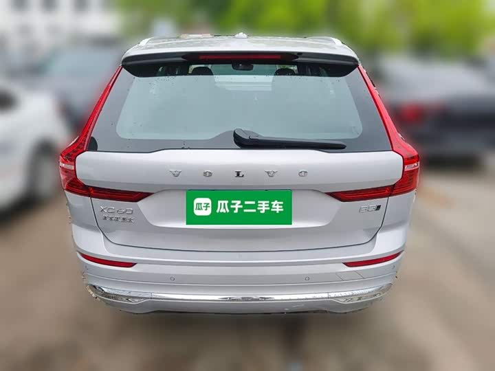 Volvo XC60 2025 B 5 4 WD — фото 10