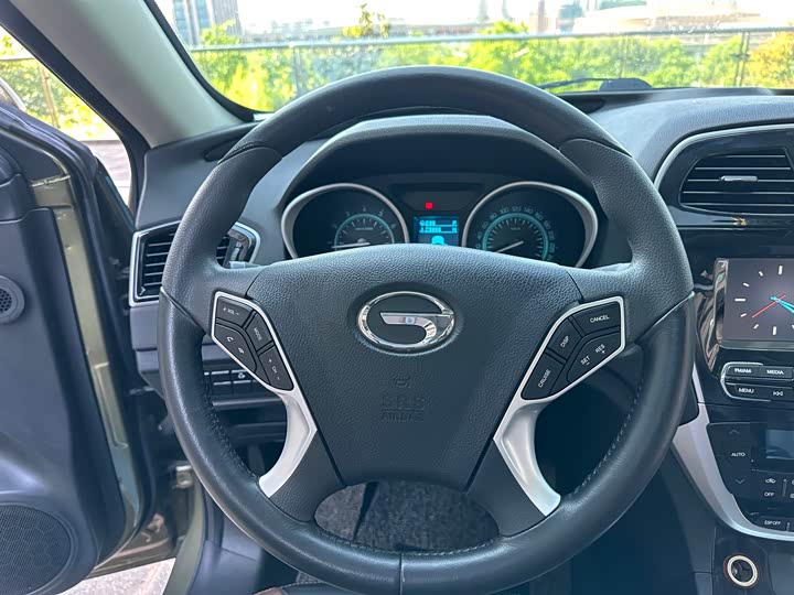 Trumpchi GS5 Super 2015 2.0 L AT 2 WD — фото 15