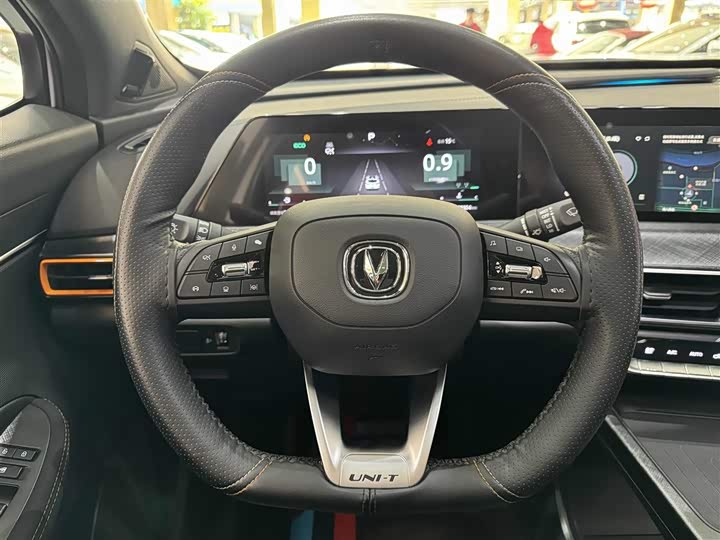 Changan UNI-T 2022 1.5 T Premium — фото 10