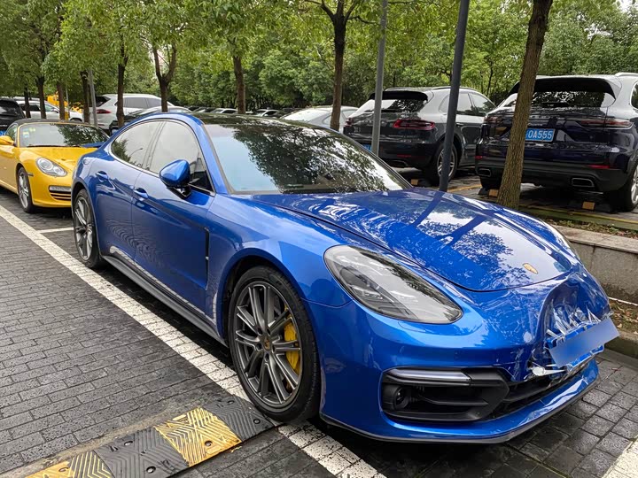 Porsche Panamera 2019 Panamera GTS 4.0 T — фото 15